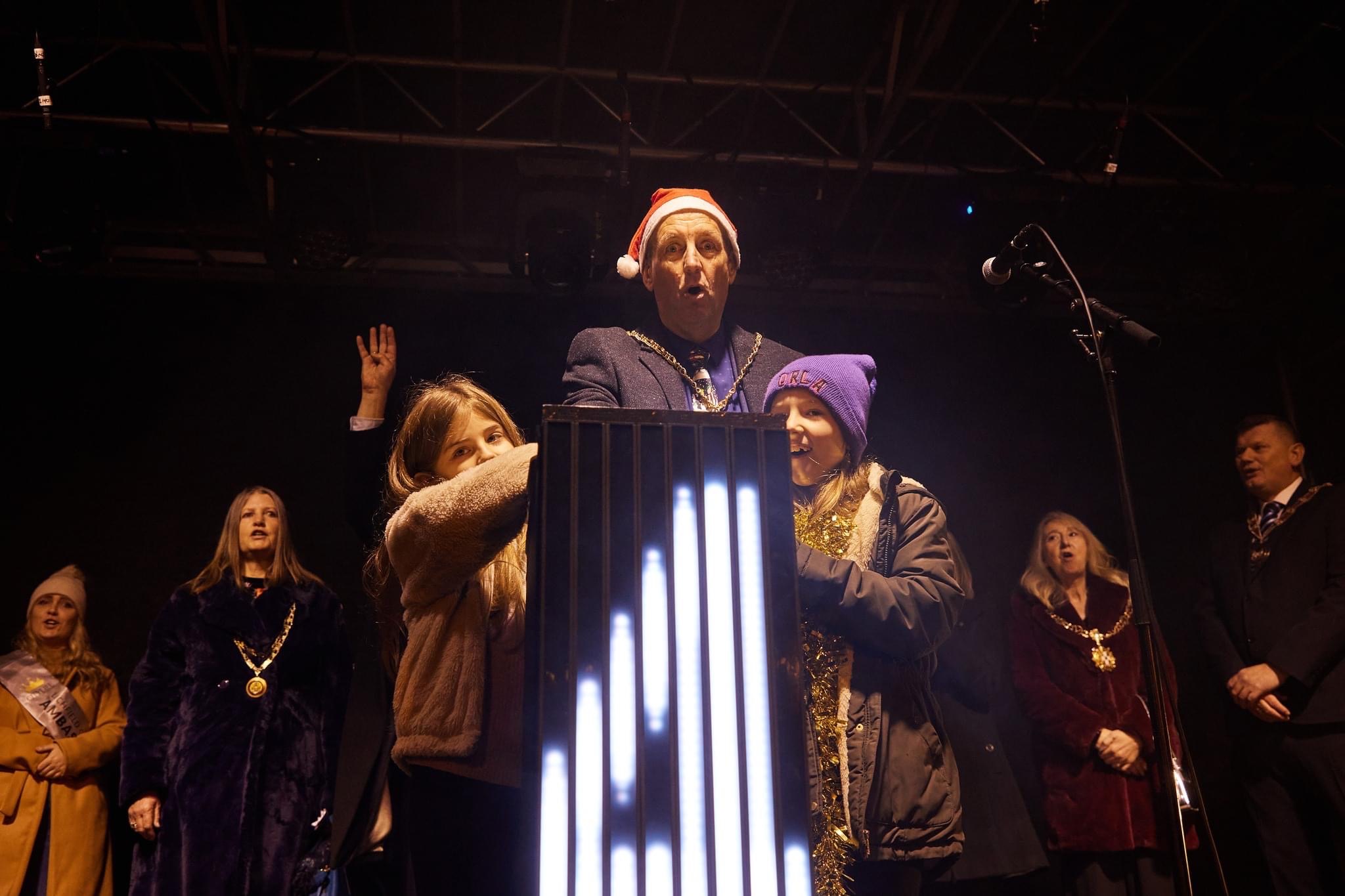 lichfield , lichfield christmas 2022 , lichfield lights , lichfield christmas lights , lichfield free concert , stage men , cannock sound hire ,