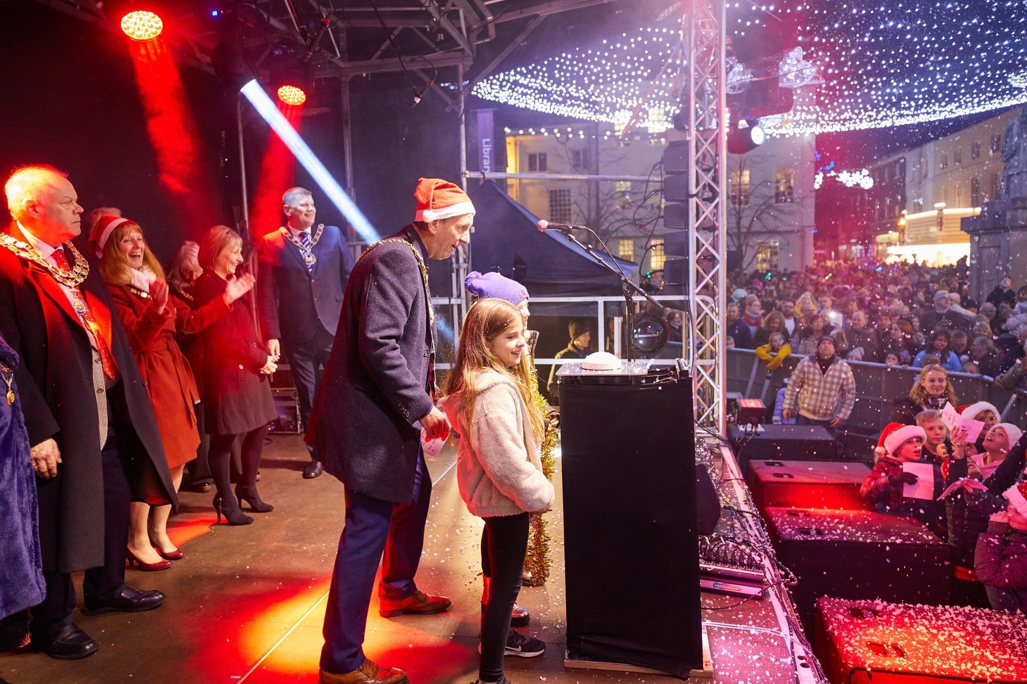 lichfield , lichfield christmas 2022 , lichfield lights , lichfield christmas lights , lichfield free concert , stage men , cannock sound hire ,