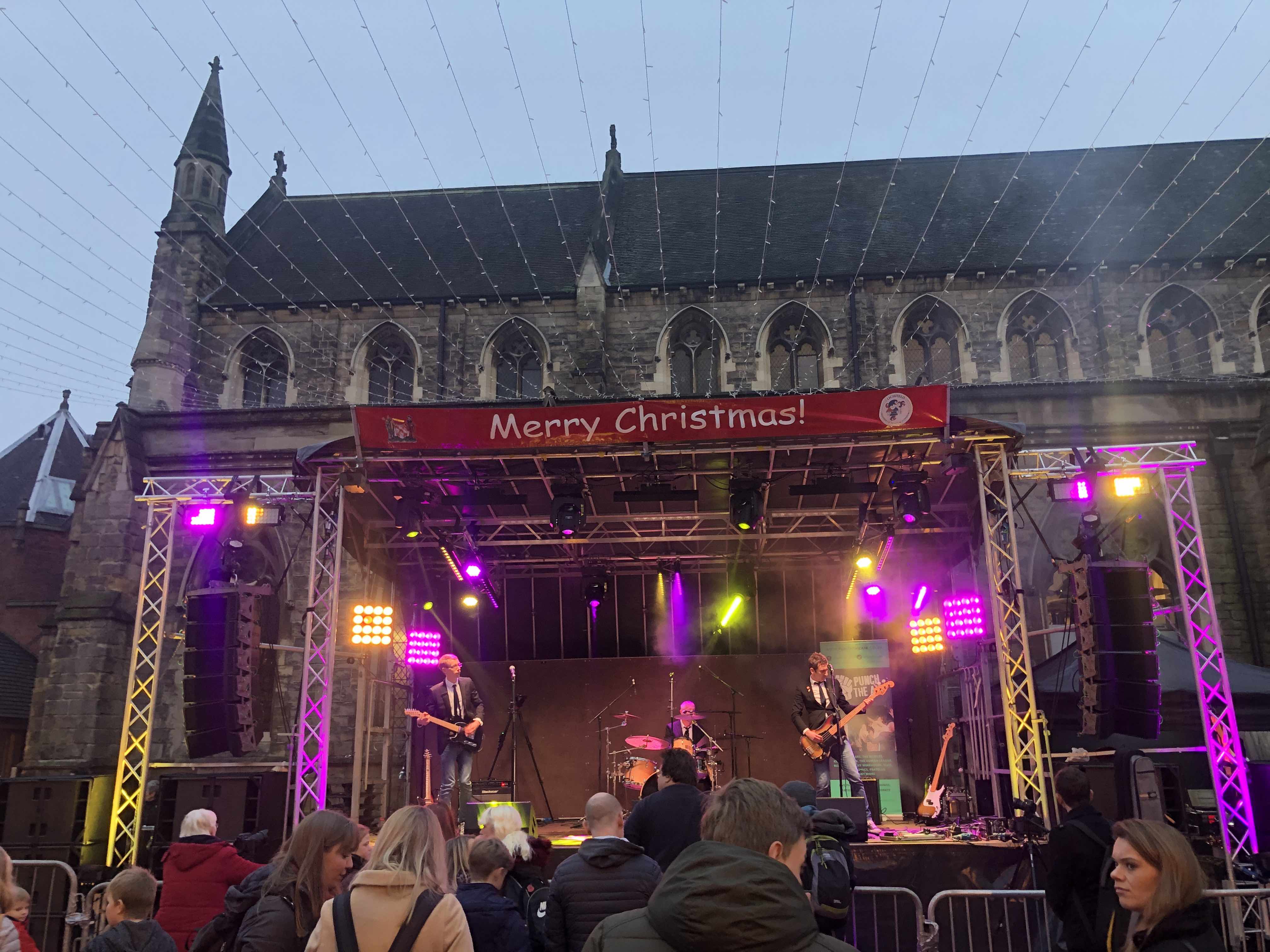 Lichfield christmas , lichfield lights , lichfield switch on , lichfield 2019 , lichfield news lichfield concert , christmas shopping in lichfield , lichfield opening hours , lichfield review , cannocksound , stage men , 