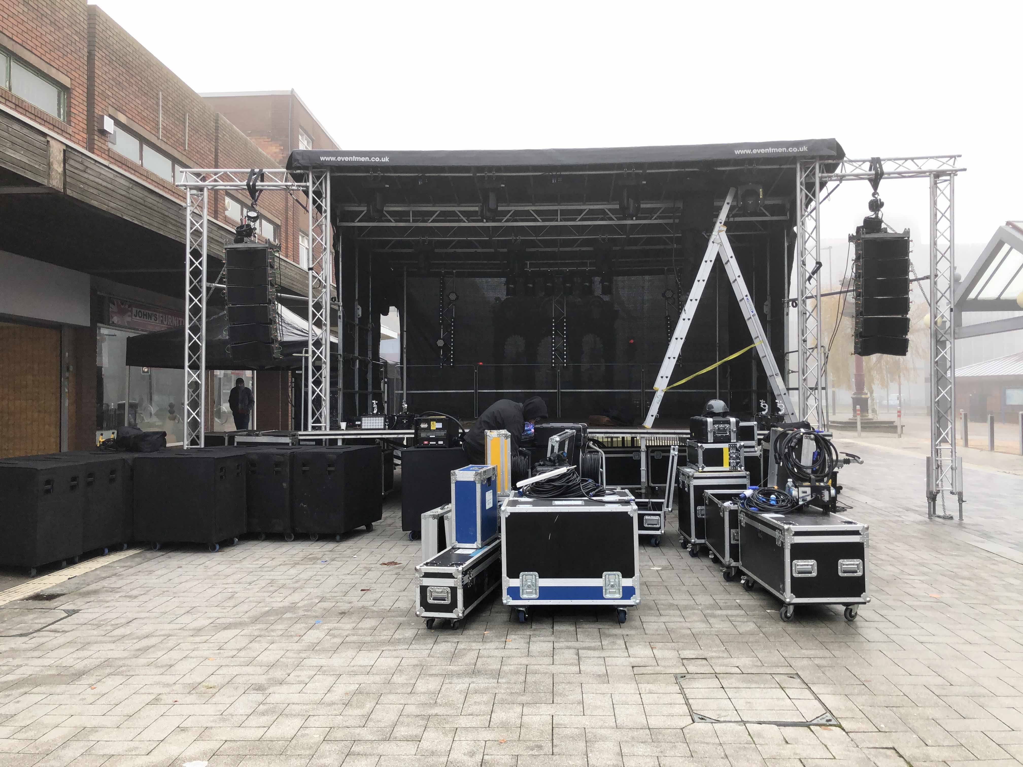 west bromwich christmas , west bromwich lights , west bromwich switch on , west bromwich 2019 , west bromwich news , west bromwich concert , christmas shopping in west bromwich , west bromwich opening hours , west bromwich review , cannocksound , stage men , 