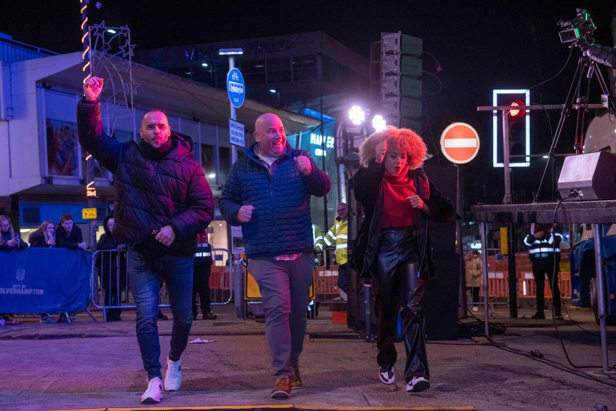 wolverhampton , christmas lights , wolverhampton christmas , tony christie , ADI , staging stagemen , cannock sound , 